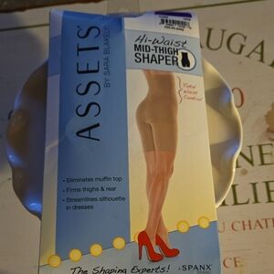 ASSETS by Sara Blakely Hi-Waist Mid-thigh Shaper in Nude Size 5